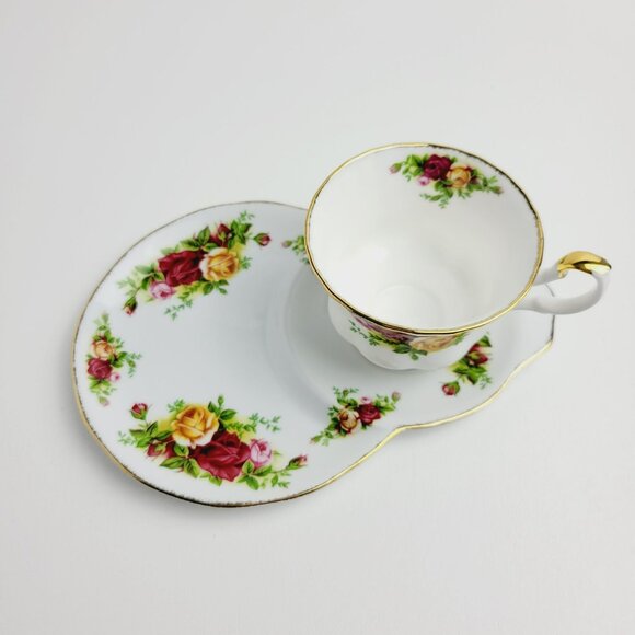 Royal Albert Dessert Snack Tray & Teacup Set, Old Country Roses Montrose Elegant - Picture 2 of 14